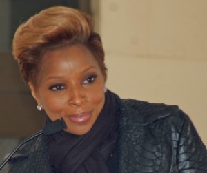 Mary J. Blige er overbevist om, at Gud sender engle ud for at beskytte os, når vi har det svært.