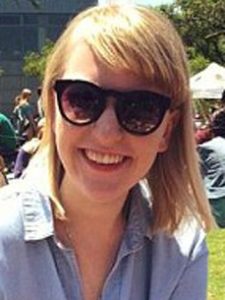 Redderne havde næsten opgivet at få den hårdt kvæstede Katie Lentz ud af bilen, da en præst dukkede op og bad for dem.