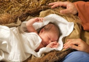”Han skal kaldes Emmanuel, Gud med os.” Matt. 1:23. Da Gud valgte navne til sin søn, var det ikke tilfældigt. Dengang kunne navne rumme en hel historie eller en udtalt forventning. (Modelfoto)
