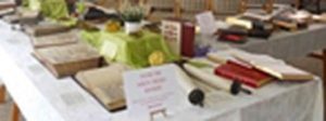 Gamle bibler og nye udgivelser fra Bibelselskabet kan ses på flere jyske biblioteker i 2014.