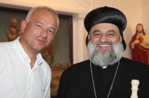 Missions Øst’s generalsekretær Kim Hartzner sammen med patriark Ignatius Aphrem II fra den syrisk-ortodokse kirke.