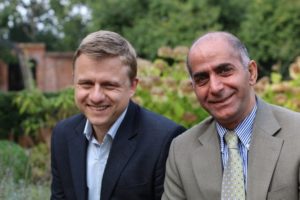 Projektleder Samuel Nymann Eriksen fra Dansk Europamission (tv) og Mojtaba (th).