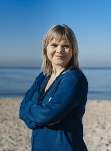 Maria Lindhardts lighed med sin mor, skuespilleren Lone Hertz, er tydelig.