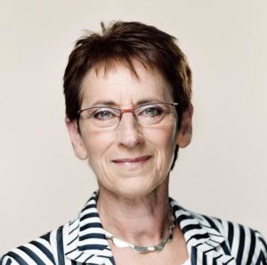 Karen Klint, Vejle, er formand for Folketingets kirkeudvalg.