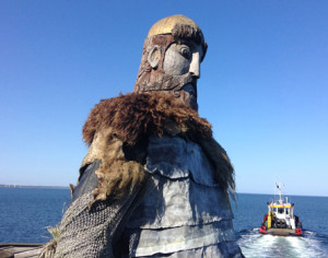 Billedet viser slæbebåden Obelix, der sammen med slæbebåden Jens Ove fra Randers var med til at flytte arken.