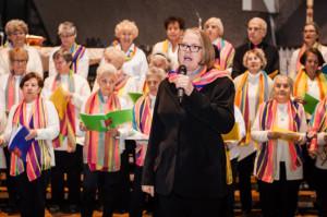 Gymnasielærer Lea Kjeldsen fra Ringkøbing er inspirator for 60 gospelkor i Polen.