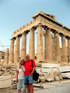 Kirsten og Helge Pahus – her fotograferet på Akropolis i sommer – fejrer guldbryllup fredag 29. januar.