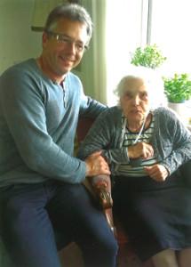 Pinsepræst Bergur Skovgaard besøgte på Kirsten Jønssons opfordring hendes moster Ellen Adelaide Brandenborg den 1.oktober 2015. Hun fortalte, at hun hver eneste dag bad Fadervor fra hun var barn til hun nu fyldte 110 år.