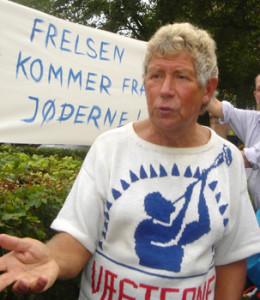 Moses Hansen ser en særlig opgave i at bakke jøderne op, når alle vil kritisere dem. Jøderne har gavnet verden på mange områder, fordi de er velsignede. Men vigtigst er, at Messias kom fra det jødiske folk, siger han.