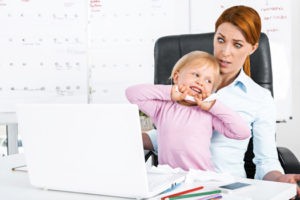 I kapitalismen drejer det sig om produktion, ikke reproduktion. Det drejer sig om at gå ud på arbejdspladsen, ikke om at gå hjemme og opbygge en familie. Livets mål er ikke at give liv, men at skaffe ting.