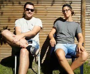 Emil Eriksen og Frederik Holst er to af de otte værter på den nye ungdomsradio, radio KUR.