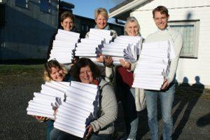 Den nye norske blindebibel fylder tre meter og vejer 40 kilo. Foto: Kristent Arbeid Blant Blinde og svaksynte (KABB).